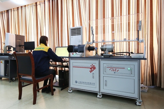 實(shí)驗(yàn)設(shè)備